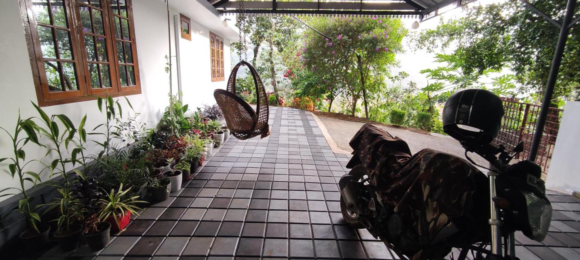 Koonamparayil Home Stay Munnar Anaviratty-Family Only Екстер'єр фото